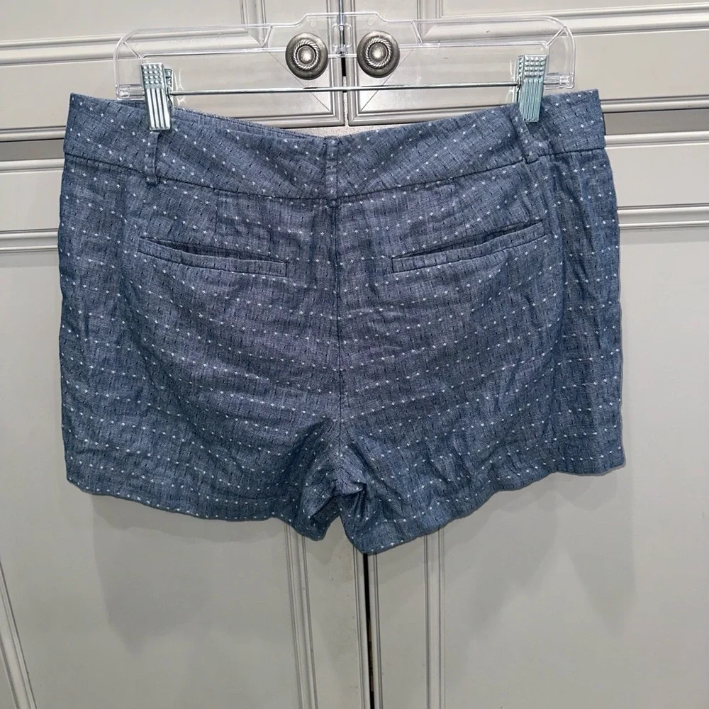 Ann Taylor Factory Blue Chambray Dotted shorts size 6